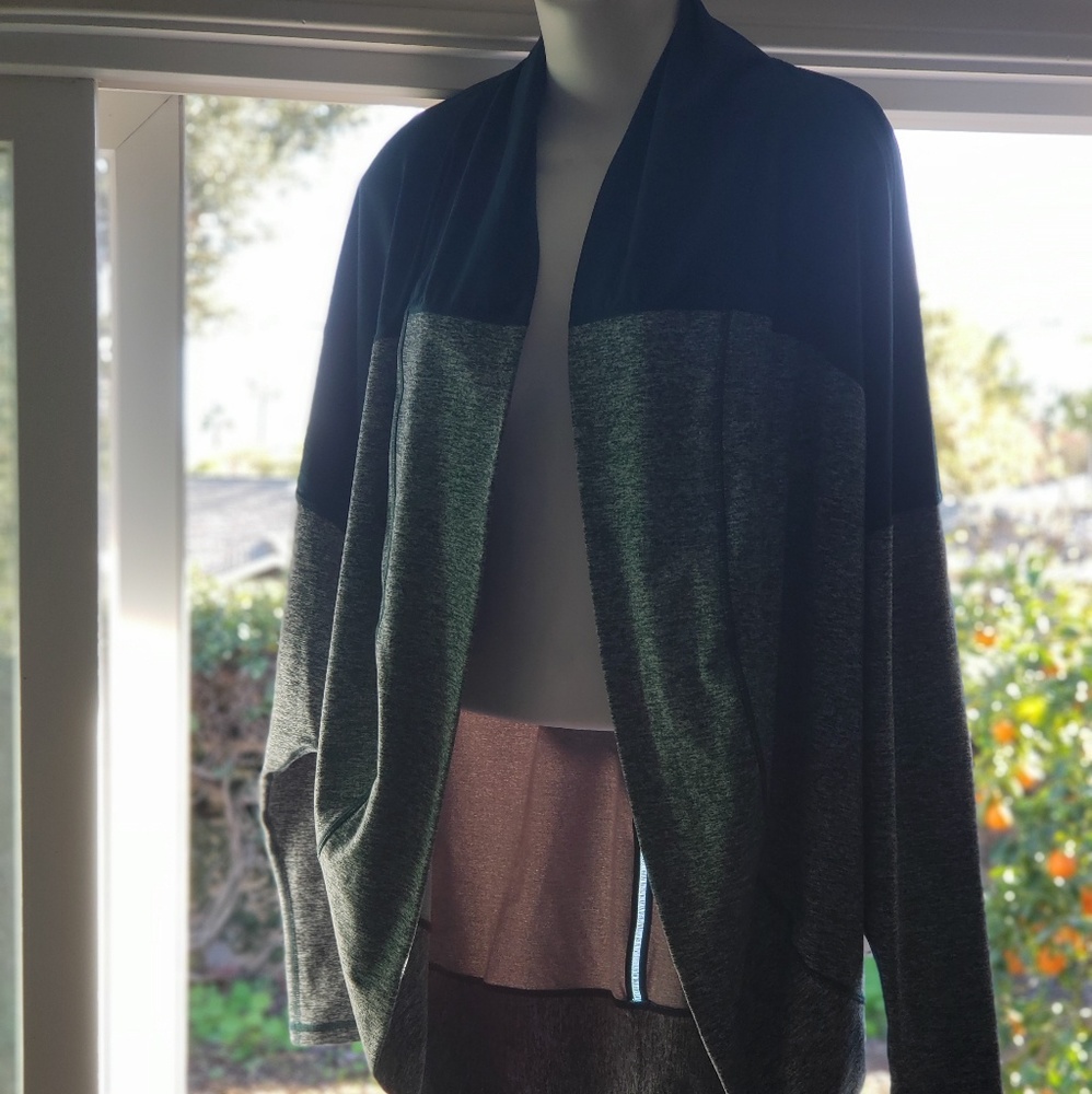 Zella Dolmain sleeve Jacket